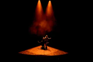 BY THE THROAT, fotografia 5 di 20