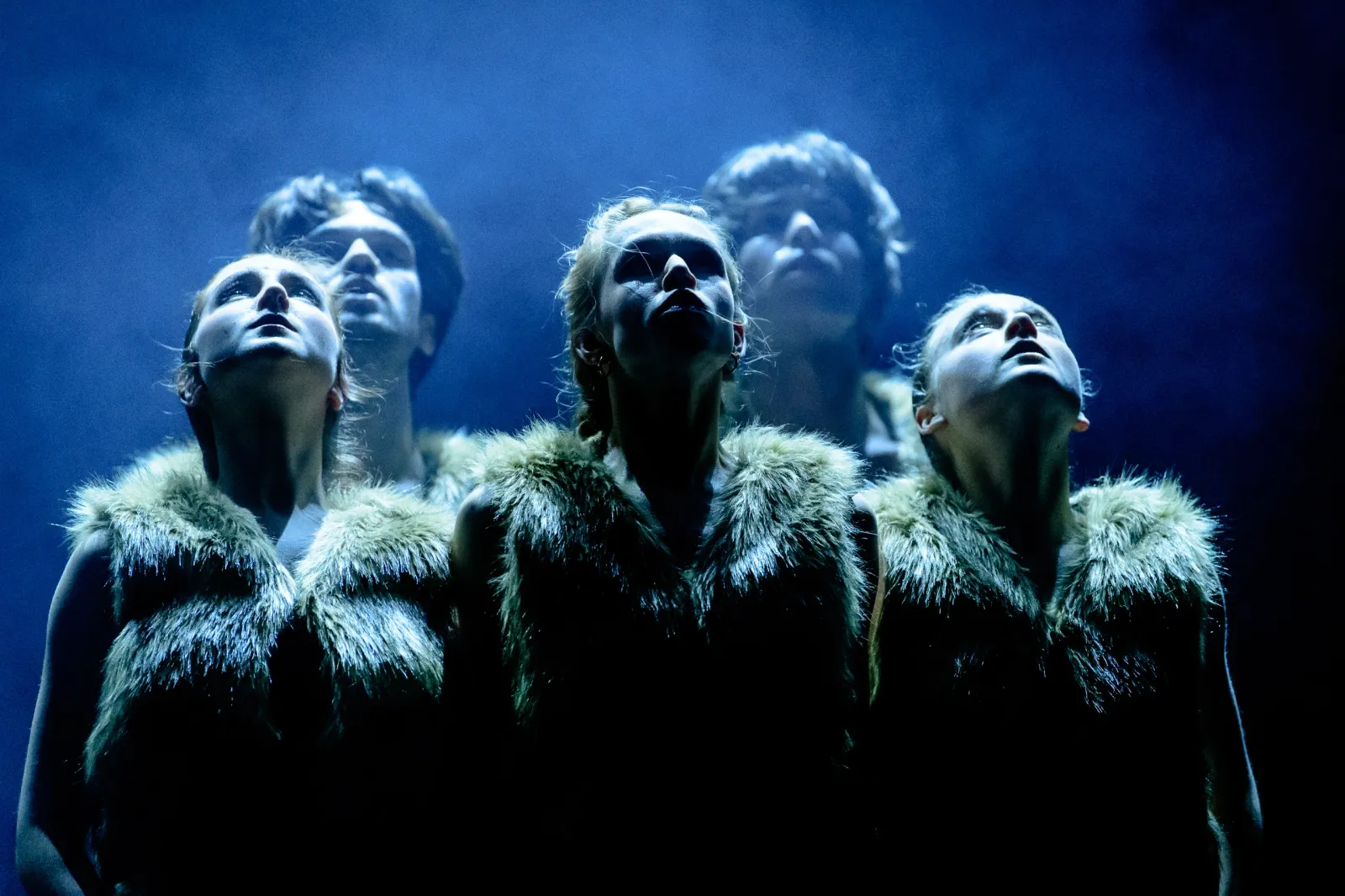 BY THE THROAT, fotografia 9 di 20